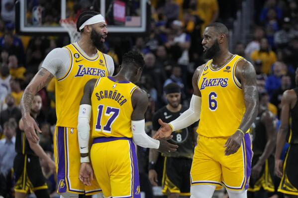 Davis James y Lakers pegan primero en serie ante Warriors AP News